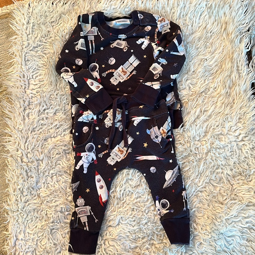 Bums and roses 12-18 month jogger set
